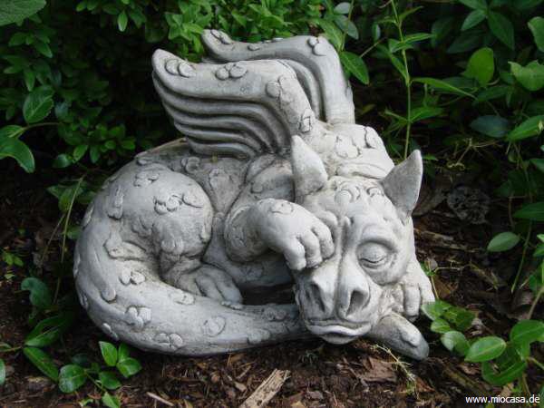 Garten Figur Drache "Wake up" - Schlafender Drache aus Steinguss