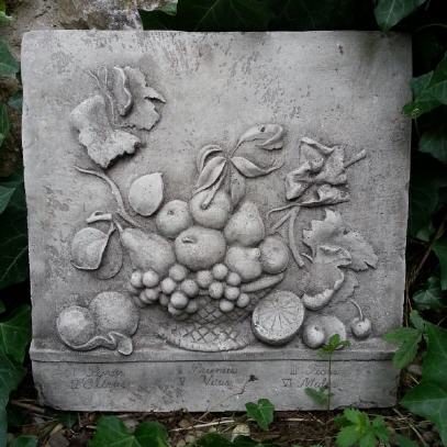 Fruit plaque
