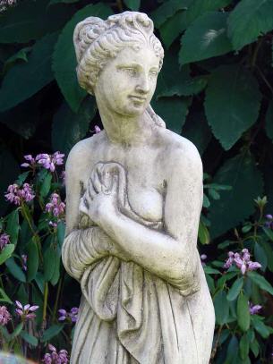 Pandora Garten Skulptur