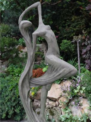 Pandora Garten Skulptur
