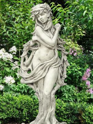 Erdg&ouml;ttin GAIA Steinguss