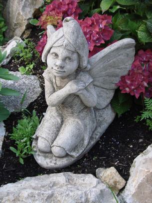 Kneeling Fairy