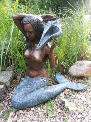 Bronzefigur Meerjungfrau sitzend