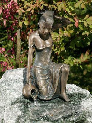 Bronzefigur Letizia