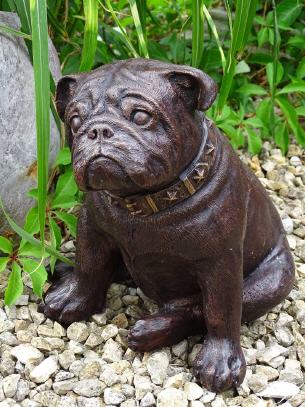 Bronzefigur Hund Mops