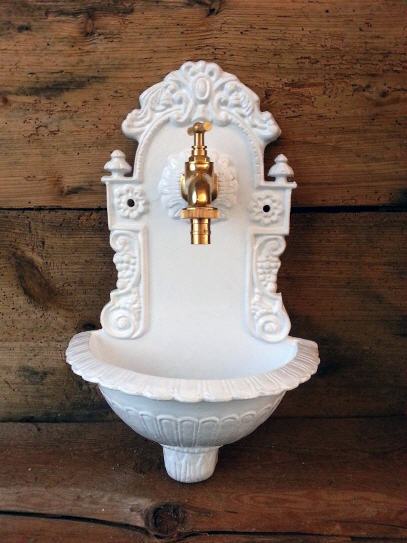 Wandbrunnen Aluguss wei&szlig;