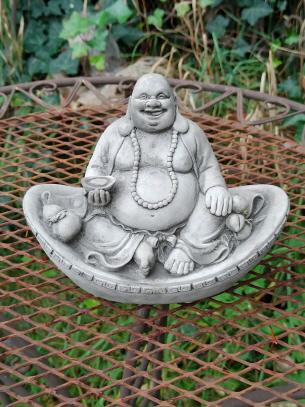 Buddha klein auf Sockel
