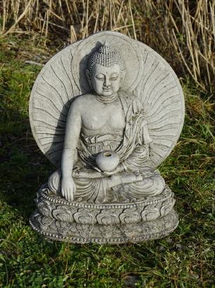 Buddha meditierend