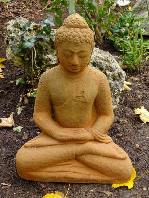 Buddha meditierend