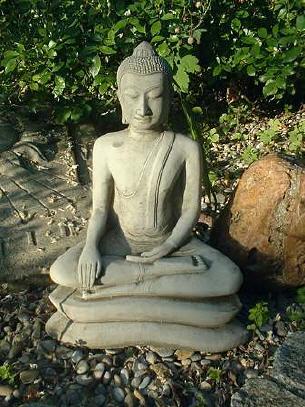 Sitzender Buddha verziert