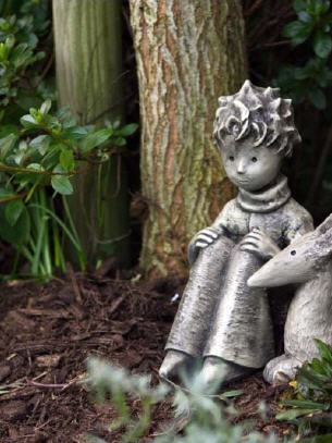 Der kleine Prinz mit Schal und Fuchs